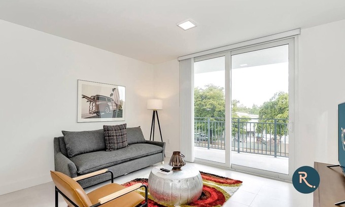 Coral Way Apartment | Roami at Grove 27 | Coconut Grove | 1BR #03
