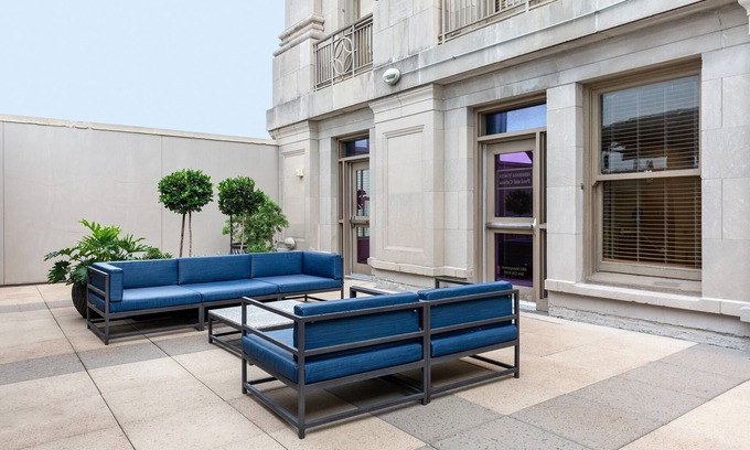 Central Business District Apartment | Roami at Hibernia Tower