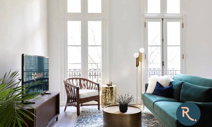 Central Business District Apartment | Roami at St. Charles | 2 Bedroom w/Balcony