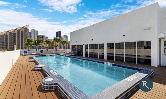 Sunny Isles Beach Apartment | Roami at Sunny Isles