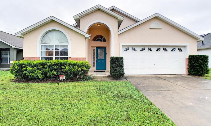 West Kissimmee House | Roaring Creek Residence