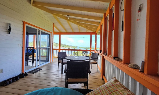 Jonesville House | Roatan - Quiet 2 bedroom oceanfront home with amazing views