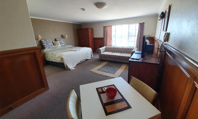 Waterhouse Hotel | Robe Haven Motel