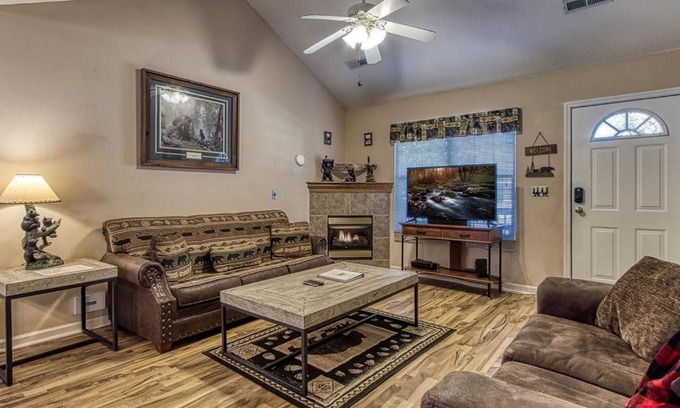 Pigeon Forge Ski Chalet | Rock of Ages, Hot Tub, Game Room, WIFI, Free Attraction Tickets, Near Parkway!