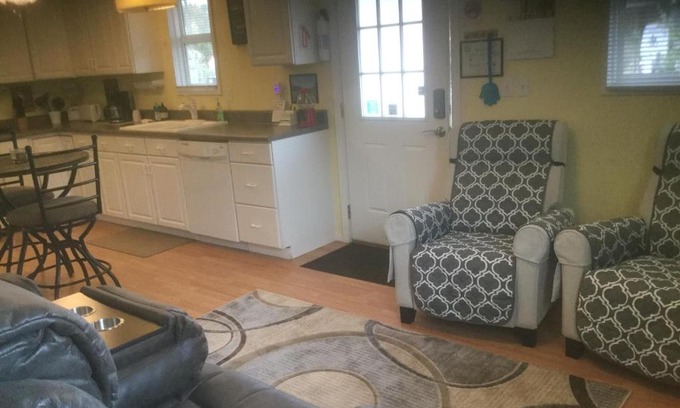 Pipestem House | Rock Ridge Rentals Cottage