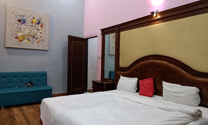 Aarey Colony House | Rock villa