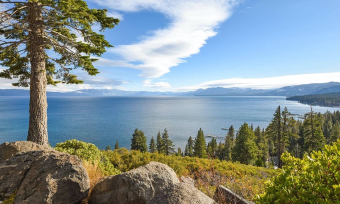 Tahoe City House | Rocky Ridge Retreat | BBQ on Patio w/ HOA Lake & Amenities Access