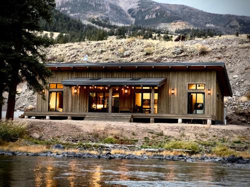 Creede House | Rocky's