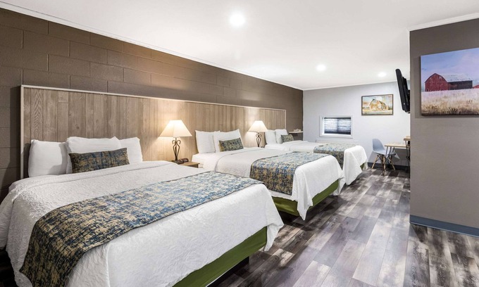 Cadiz Hotel | Rodeway Inn Cadiz