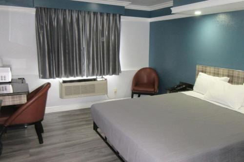 Commerce Hotel | Rodeway Inn Commerce - Los Angeles
