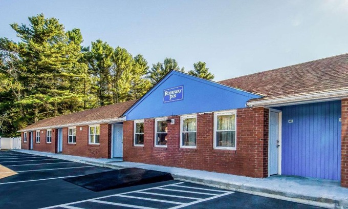 Middleborough Hotel | Rodeway Inn Middleboro-Plymouth