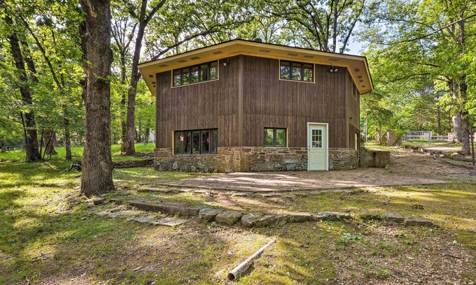 Garfield Cabin | Rogers Cabin w/Direct Access to Beaver Lake!