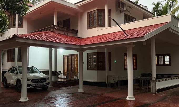 Kozhikode Villa | "Rohini Villa" 5 Bedroom Luxury Garden Villa in Kozhikode