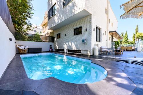 Tel Aviv House | Rokah Luxury Villa at Ramat HaHayal