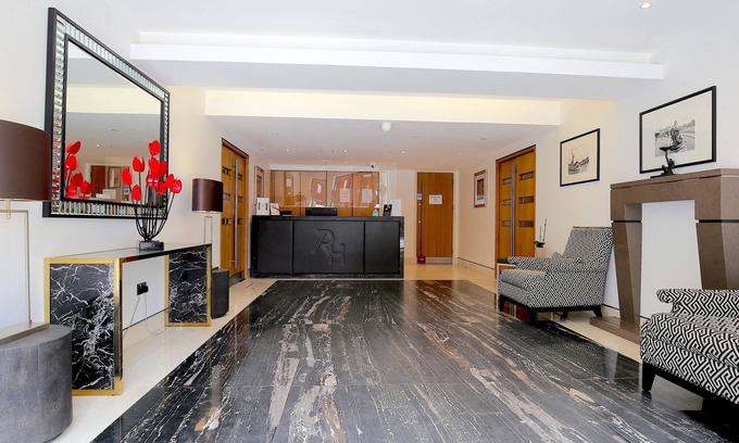 Courtfield Apartment | Roland House