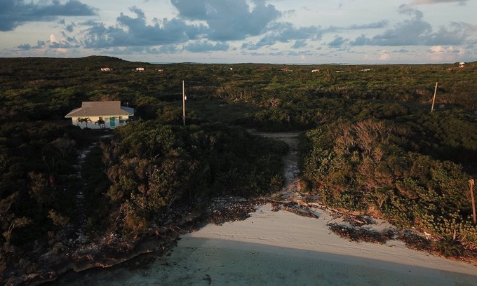 Great Exuma House | Rolle Town Retreat, Swim with The Pigs and and Nurse Sharks