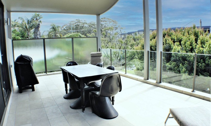 Merimbula Apartment | Rolling Waves 1 - Pet friendly 3 bedroom Apartment