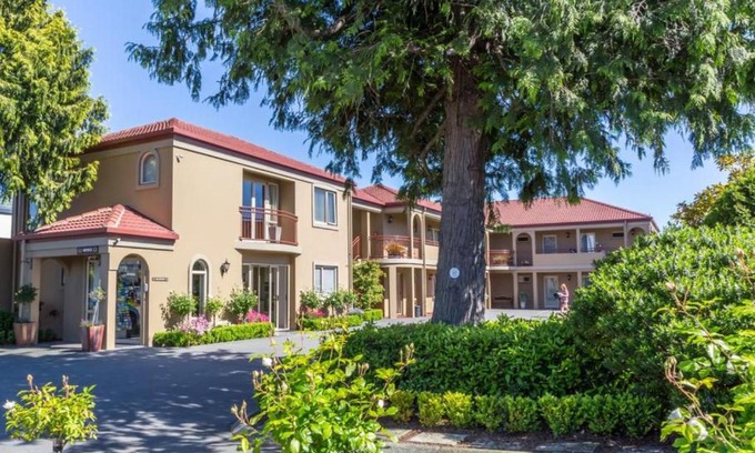 Riccarton Hotel | Roma On Riccarton Motel