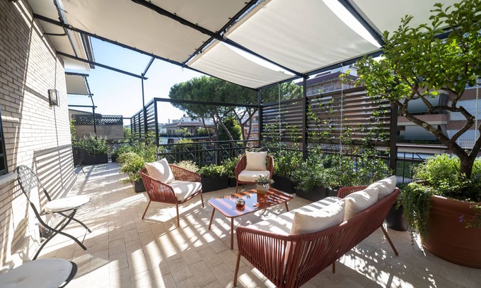 Zona LIII Tomba di Nerone Apartment | Roman Terrace & Soul in Peaceful Area