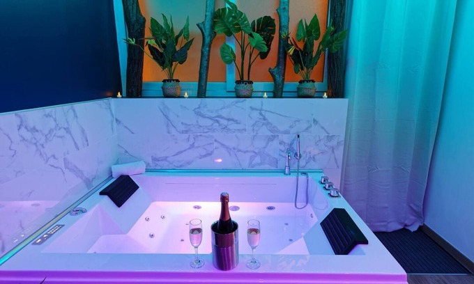Downtown Le Havre Apartment | Romance Spa Tropical , Loft de Luxe