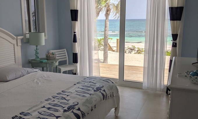 Double Bay Cottage | Romantic Cottage directly on the Beach!