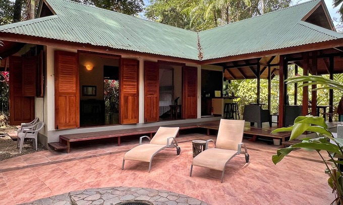 Cocles Villa | Romantic getaway with plunge pool in jungle garden