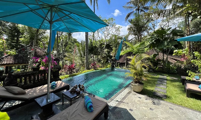 Melayang Villa | Romantic 1BR Villa Retreat with Valley View