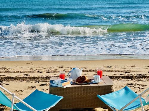 Sidi Abdel Aziz House | Romantic 2 Bedroom with Private Direct Beach Access La Marsa