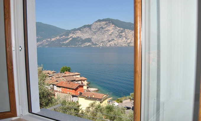 Cassone Apartment | Romantic apartment SUPER PRICE OCTOBER parking space wonderful lake view.