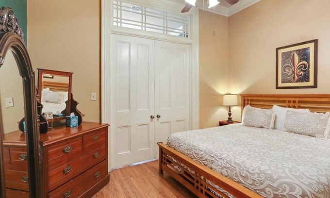 French Quarter Hotel | Romantic Balcony Suite in French Quarter – Steps from Bourbon & Jackson Square