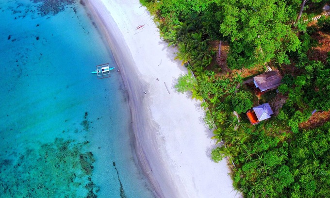 Taytay Cottage | Romantic Beach Front Getaway In a Secluded Cove