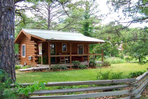 Steelville House | Romantic Cabin Rental for Two with a Private Hot Tub near St. Louis, Missouri