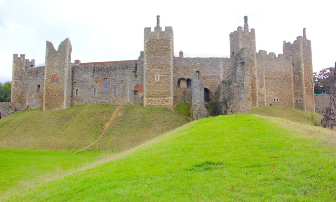 Framlingham Cottage | Romantic* Castle on the Hill Cottage *Framlingham