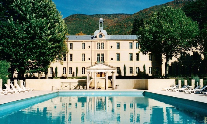 Montbrun-les-Bains Apartment | Romantic Château Stay Rhône