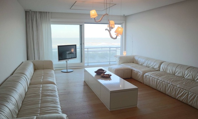Nieuwpoort-aan-Zee Apartment | Romantic Coastal Escape