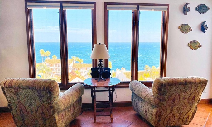 Avalon Condo | Romantic Condo in Hamilton Cove, Catalina with Golf Cart.