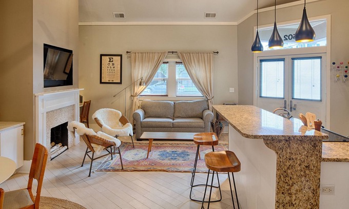 Historic Downtown Savannah House | Romantic Cottage in Savannah's Beautiful Historic District!