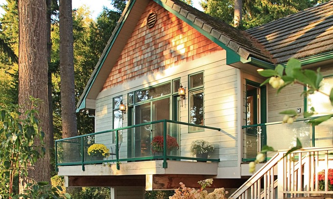 Clinton House | Romantic cottage with Puget Sound/Olympic Mountain views