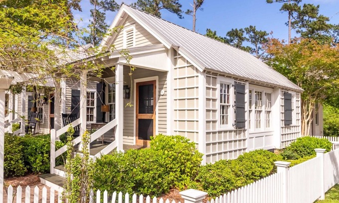 Oriental Cottage | Romantic & Cozy Retreat for Two – River Dunes