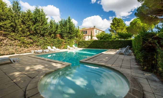 Alignan-du-Vent Apartment | Romantic dovecote in a dream location for nature and peace lovers