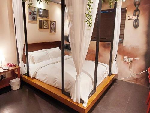 Hwagok-dong Apartment | Romantic Garden near Gimpo airport 206 Near metro