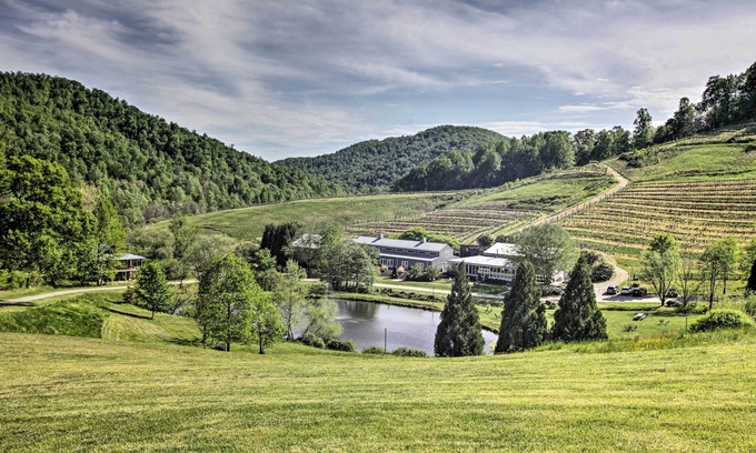 Faber Cabin | Romantic Log Cabin Escape on Delfosse Winery!