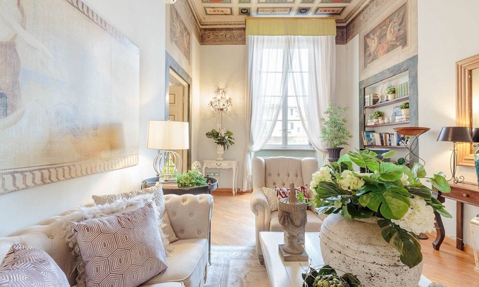Lucca Historical Center Apartment | Romantic LUCCA apartment With View Over a Church