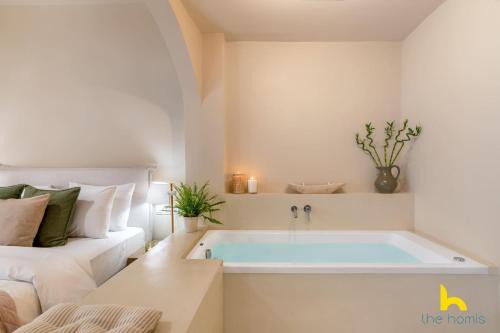 Kinosargous Apartment | Romantic Luxury Hideaway Near Acropolis with Jacuzzi