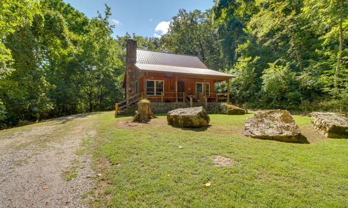 Mountain View House | Romantic Mountain View Cabin Rental Near Downtown!