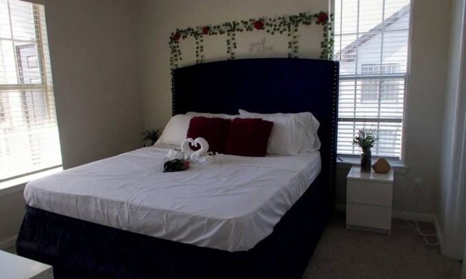 Church Street Apartment | Romantic Room in ATL Free WIFI; FREE NETFLIX