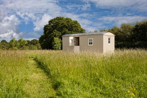 Trowbridge Ski Chalet | Romantic secluded Shepherd Hut Hares Rest