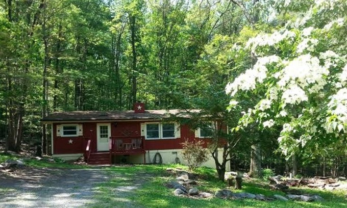 Kabletown Cottage | Romantic, Secluded, Rustic Mtn. Cabin in the Woods