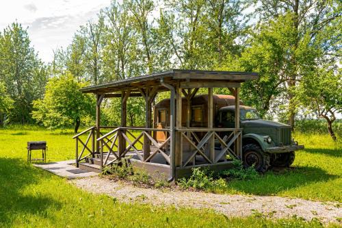 Zemgale Other | Romantic stay in apple tree park - Vintage Gaz-63