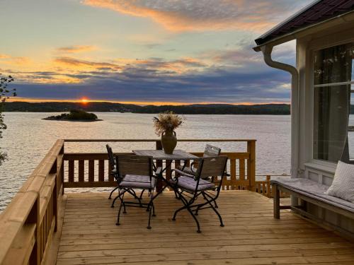 Stillingson House | Romantic Summer House On Orust